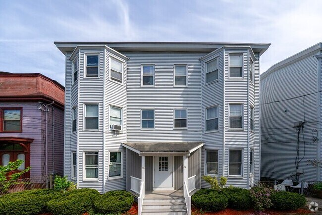 Building Photo - 60 Pleasant St Unit 2 Rental