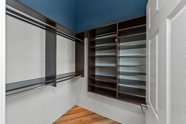 Photo - 1040 W Adams St Unidad 610