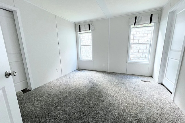 Photo - 17042 Coventry Ln