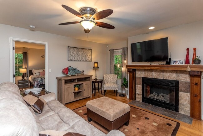 Photo - 283 Shiloh Ln