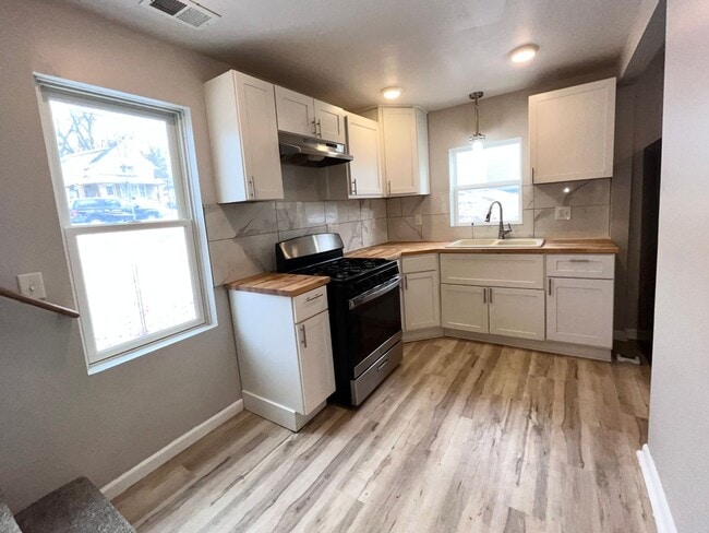 Photo - 2 bedroom, 1.5 bath house