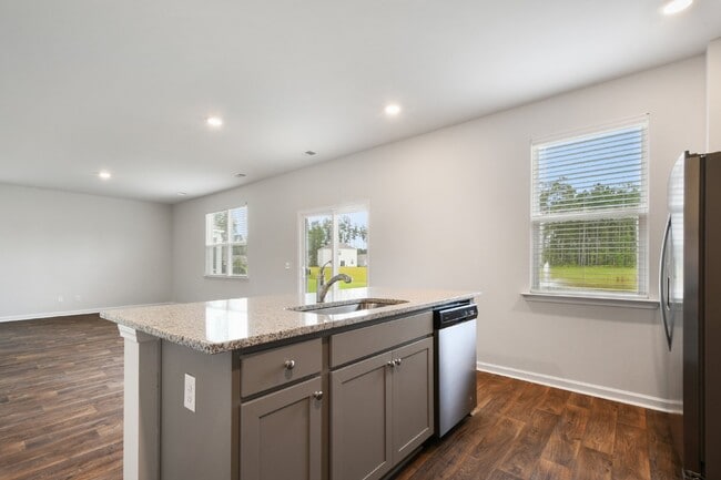 Photo - Charming 4 Bed Rental Home Located in Cypr...