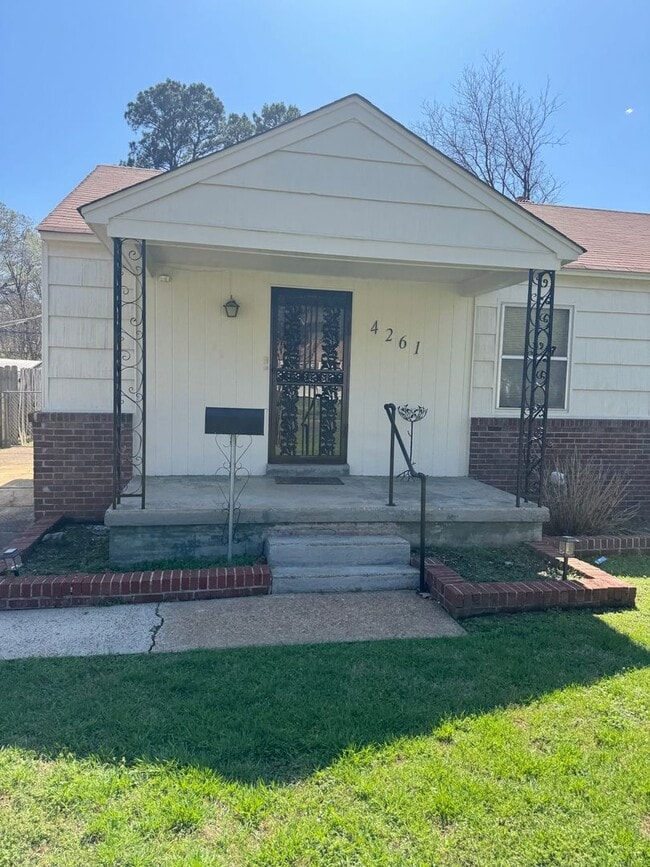 Photo - 4261 Boyce Ave