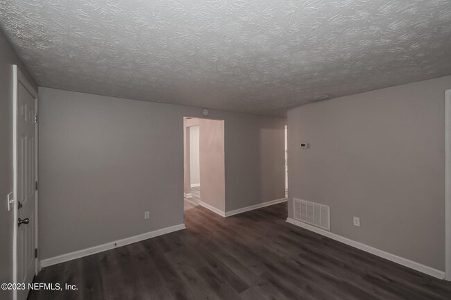 Photo - 5316 Arrowsmith Rd