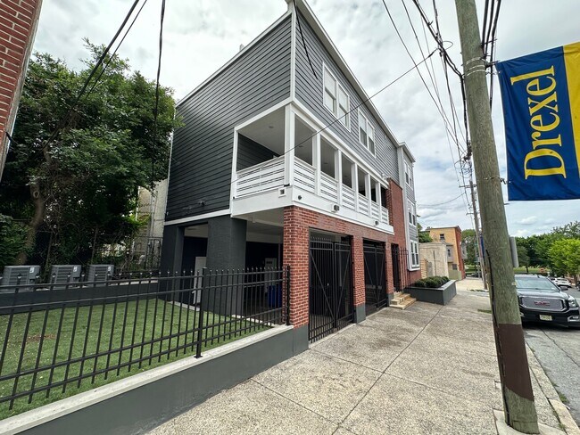 Photo - 256 N 32nd St