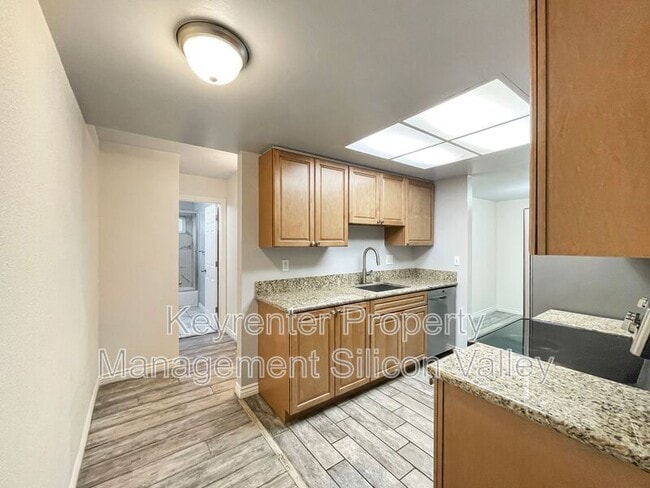 Building Photo - 151 Buckingham Dr