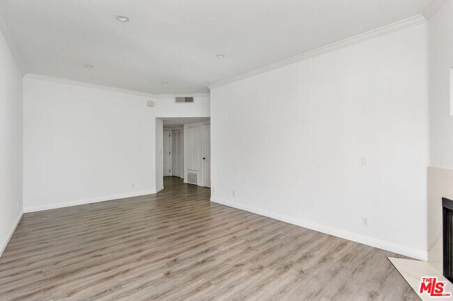 Photo - 9800 Vidor Dr Unidad 303