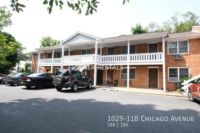 Building Photo - 1029-11B Chicago Ave