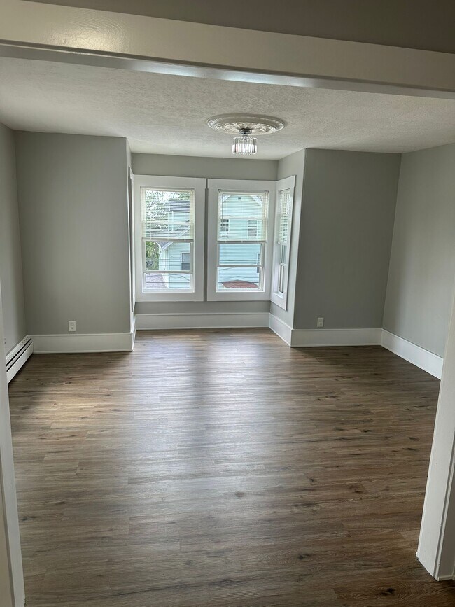 Building Photo - 182 Pine St Unit 2 Rental