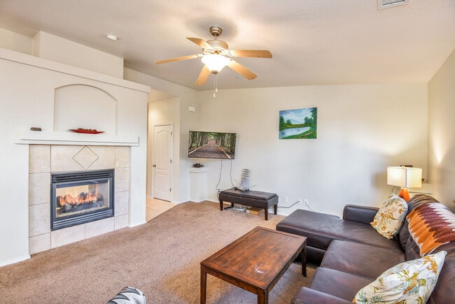Building Photo - 3716 E Jacamar Dr Rental