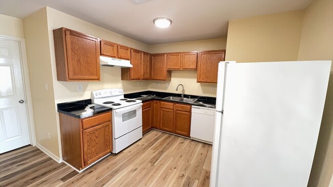 Photo - 3207 Hereford Ln Unit B