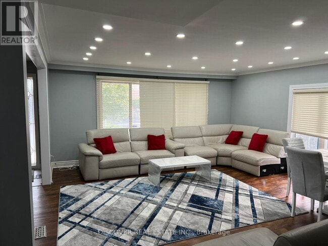 Photo - 525 Cullen Ave