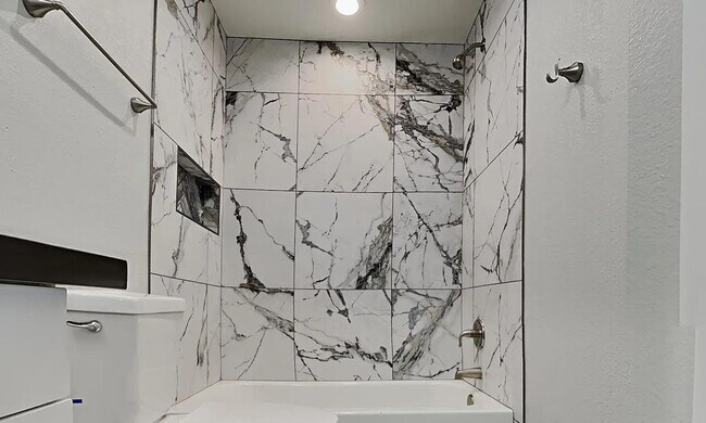 Stylishly Updated 2BR/1BA – Single-Level Living at Its Best! $500 MOVE IN SPECIAL ACT TODAY!!!!!