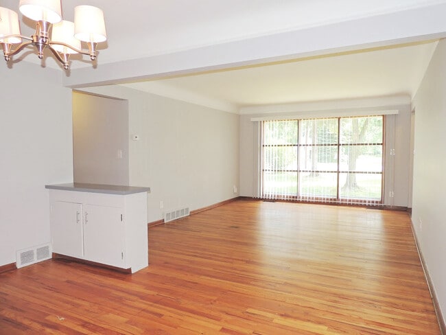 Photo - 3 Bed - 1 Bath Ranch for Rent in Richmond Heights!