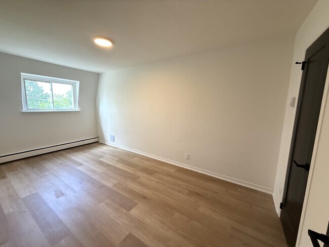 Photo - 187 Church St Unit 8