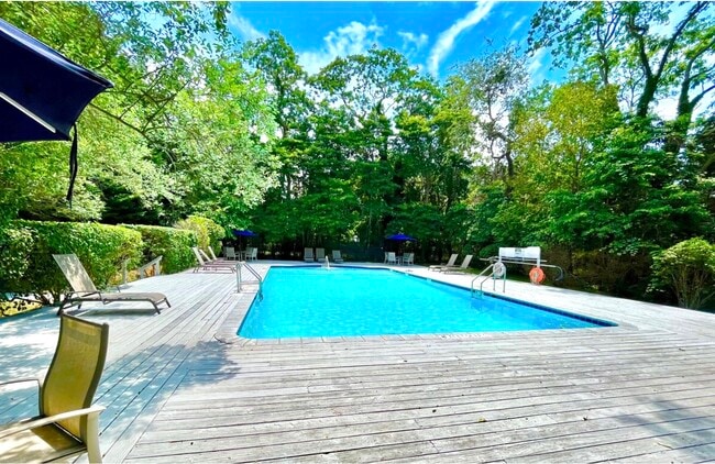 Building Photo - 221 Mill Rd Unit The Buoy