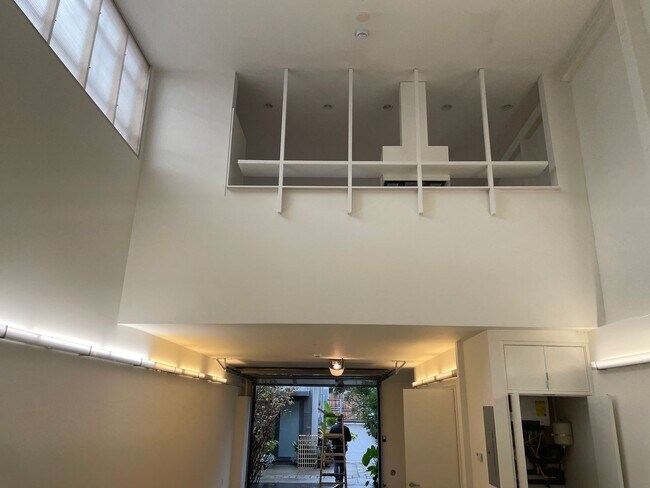 Photo - Bright Live-Work Studio  & Tall Ceilings o... Apartamento Unidad 6066