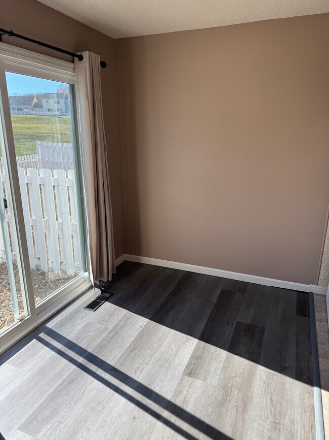 Photo - 295 Jamestown Rd