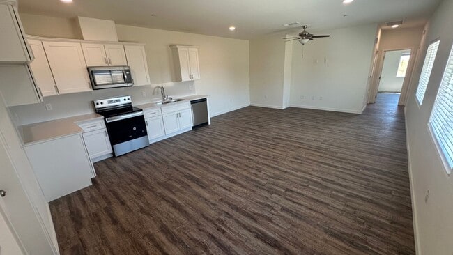 Building Photo - Coyote Run Duplexes 9004 Unit 9004 Owl Canyon Ln -  A Rental