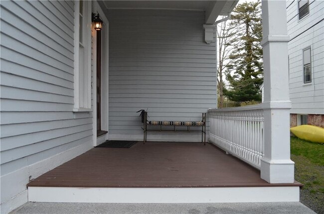 Building Photo - 42 Mann Ave Unit 2