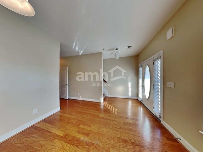 Photo - 147 Scottish Ave