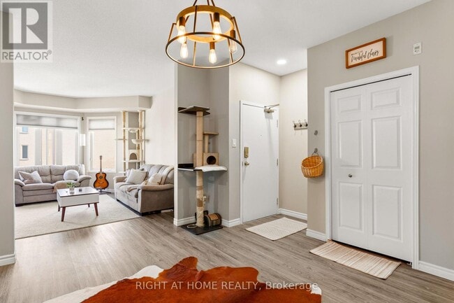 Photo - 80 Briargate Private Unit 6