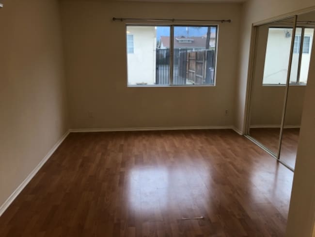 Photo - 638 Salem St Unidad A