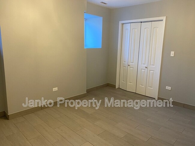 Photo - 5700 S Wabash Ave