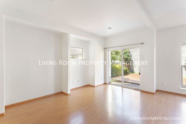 Photo - 3715 NE Grand Ave