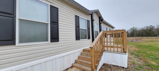 Photo - 405 Battlebell Rd