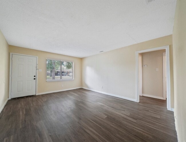 Photo - 2509 Lancaster Ln