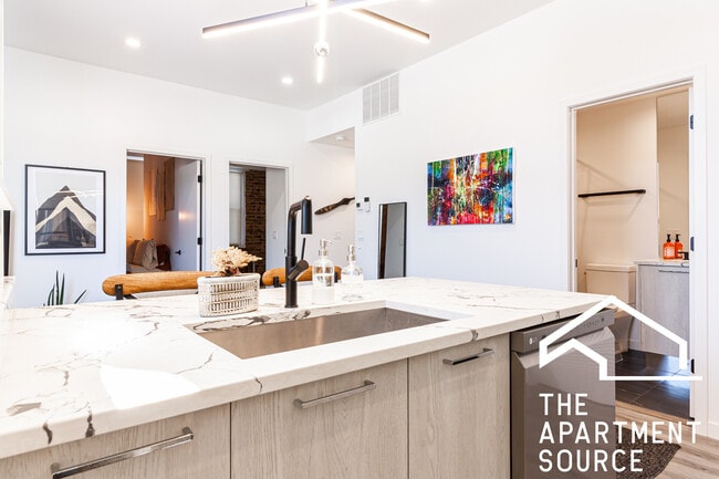 Photo - 2741 W Division St