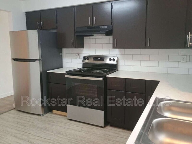 Photo - 222 E Crown Ave