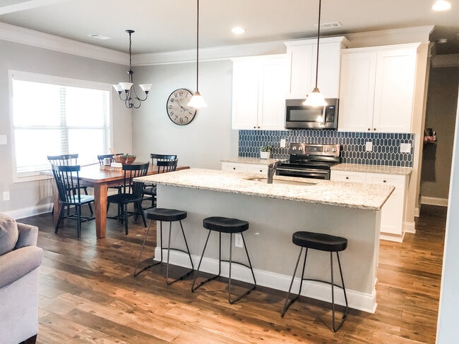 Photo - 192 Towns Walk Dr