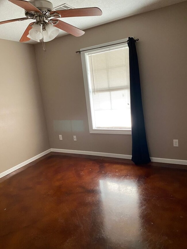 Photo - 2 Bedroom 1 Bath home for lease