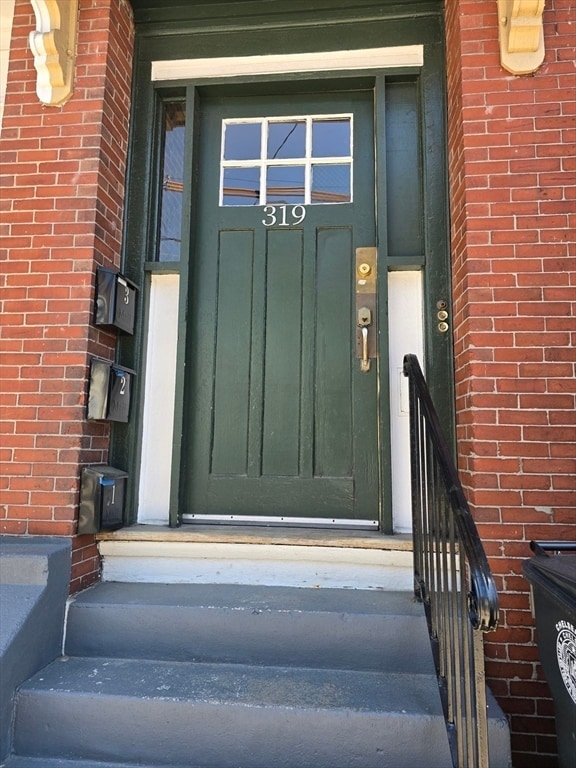 Building Photo - 319 Spruce St Unit 2