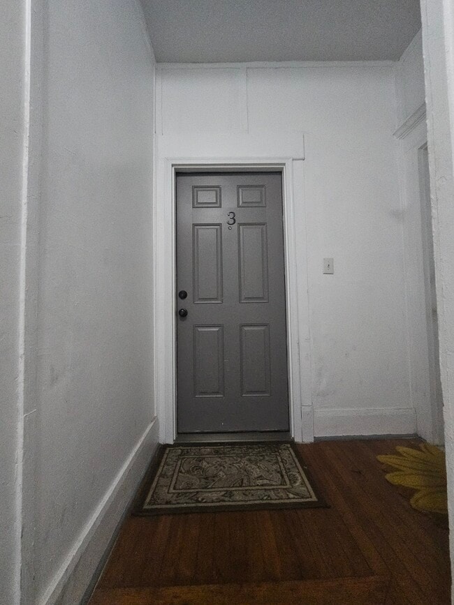 Building Photo - 417 N 5th Ave Unit 3