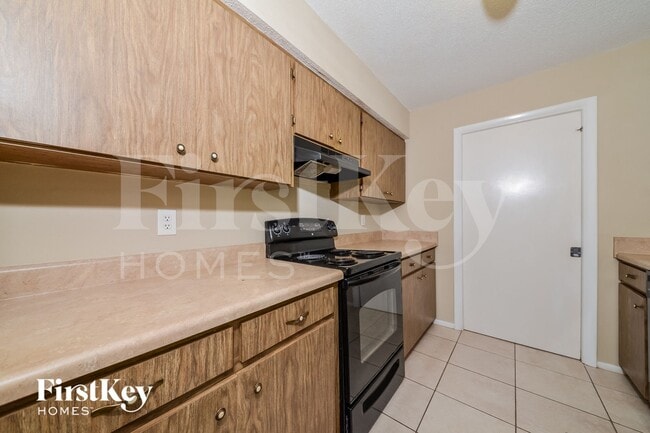 1075 Queen Rd