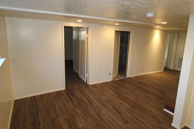 Photo - 1540 Crescent Ave