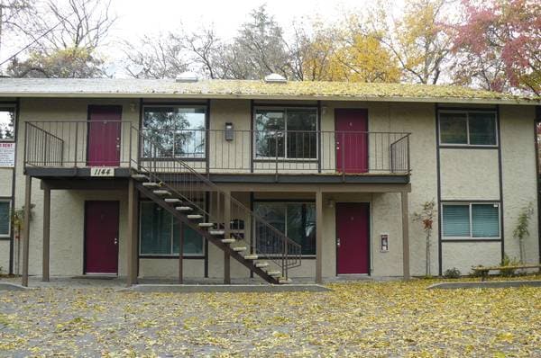 Building Photo - 1144 West 3rd Street Unit B