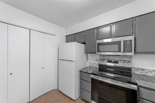 Photo - 6738 Eastridge Dr Unit 104B