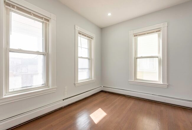 Photo - 106 Byron St Unit A