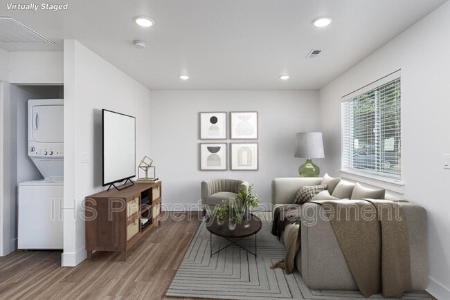 Photo - 452 S 40th Ave