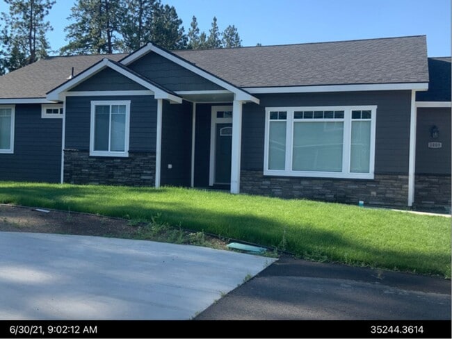 Building Photo - WELCOME TO YOUR NEW HOME AT TAYLOR COTTAGE...