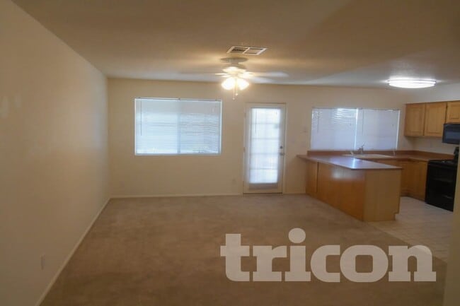 Photo - 3226 N Ellis St