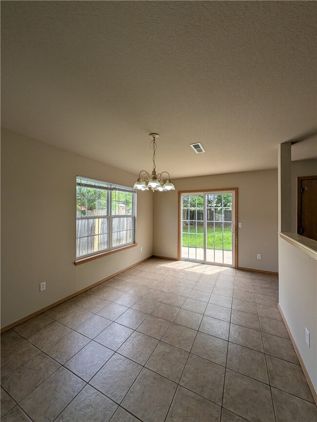 Photo - 605 Cedarbrook Ct