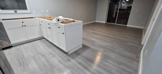 Photo - 2044 44th St S