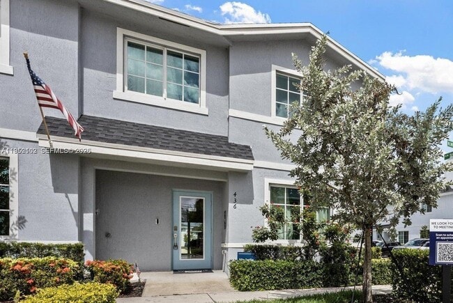 Building Photo - 436 10th Ct