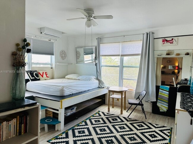 Photo - 428 SW 9th St Unit 15