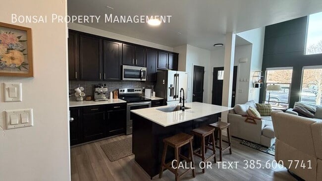 Photo - 860 San Savino Way